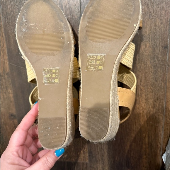 Market & Spruce Tan Espadrille Wedges worn once - Picture 4 of 4